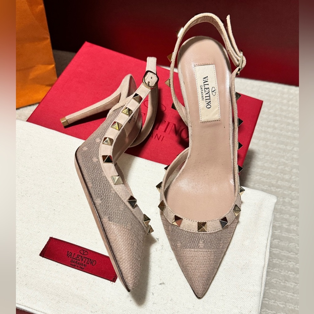VALENTINO GARAVANI - NWT. Rockstud Mesh Slingback, size 35 / 5 / 5.5